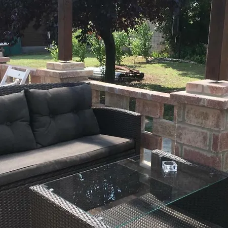 Apartman Aranypart Apartmanhazak *
